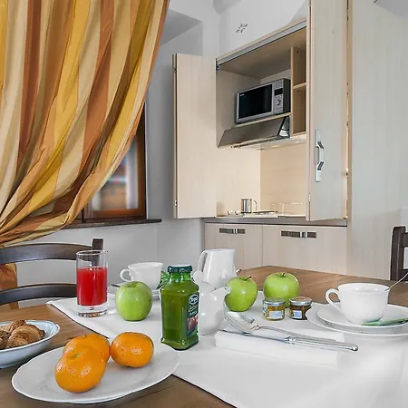 Konukevi Sole Al Pantheon Suites