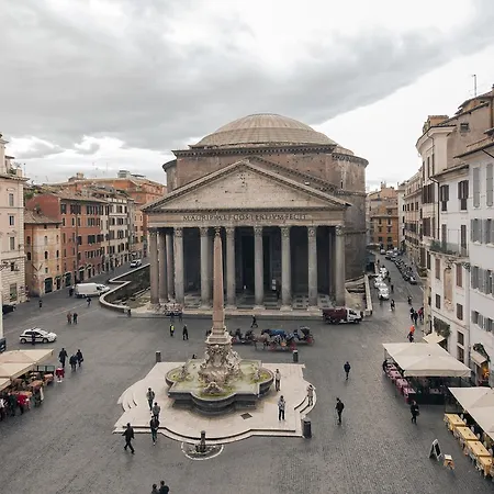 Sole Al Pantheon Suites *